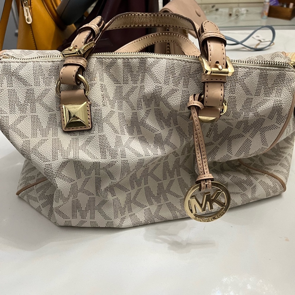 Michael Kors bag and wallet set - Picture 3 of 6